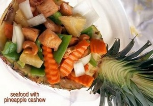 Seafood pineapple cashew